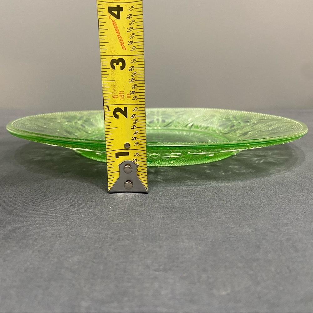 Vintage Uranium Tiara INDIANA GLASS Chantilly Green 10" Dinner Plate Replacement - Picture 15 of 17
